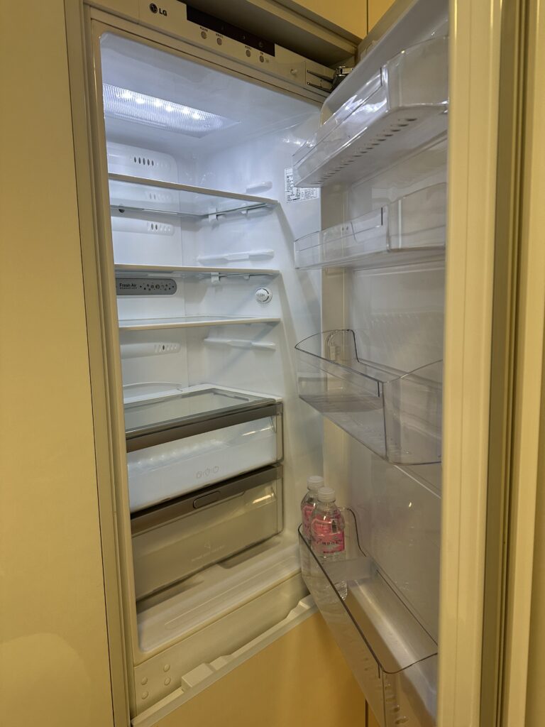 韓国ソウル・東大門・モーニングスカイホテル・客室・冷蔵庫の画像