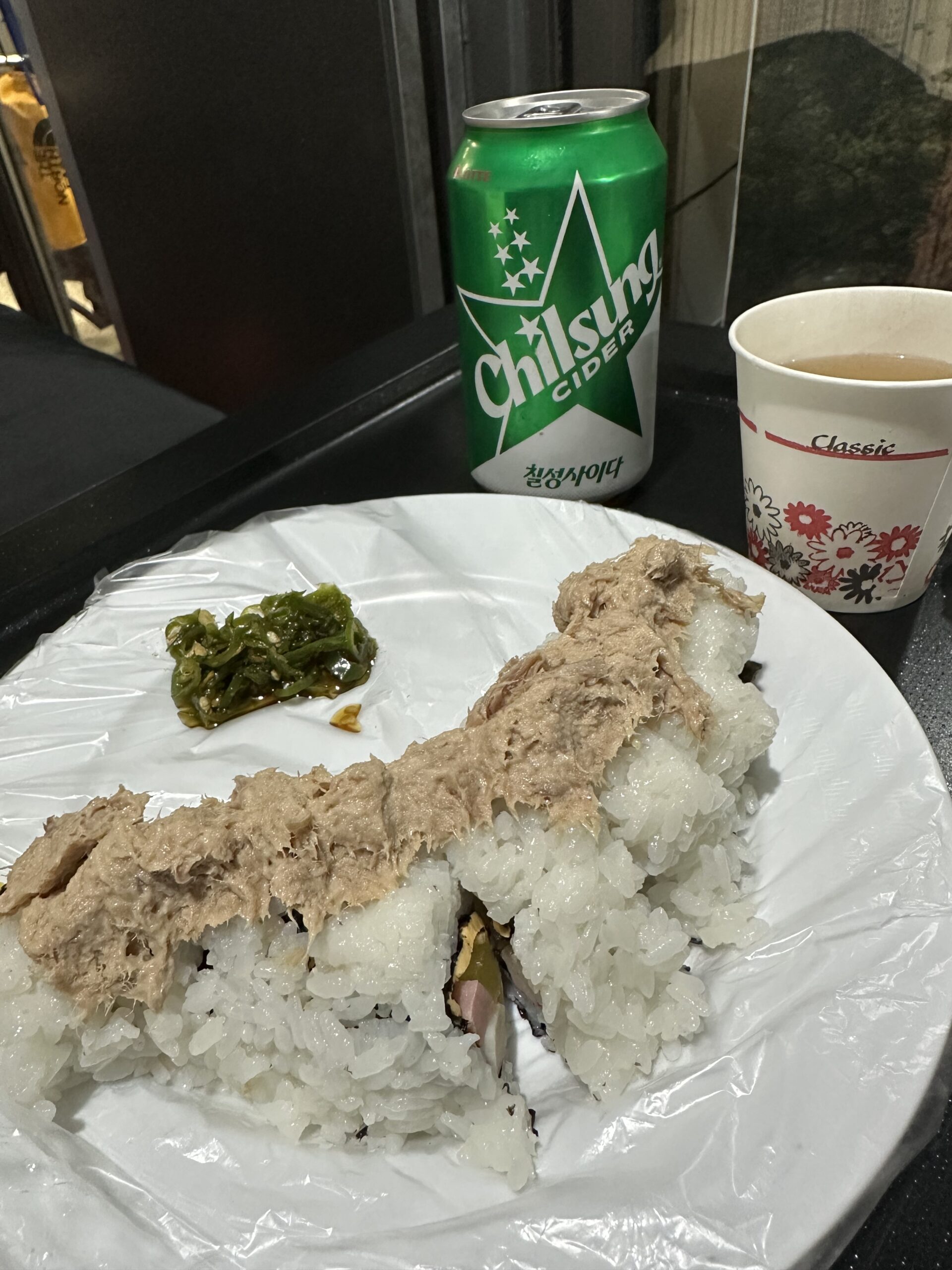 広蔵市場の元祖ヌードチーズツナキンパとチルソンサイダー