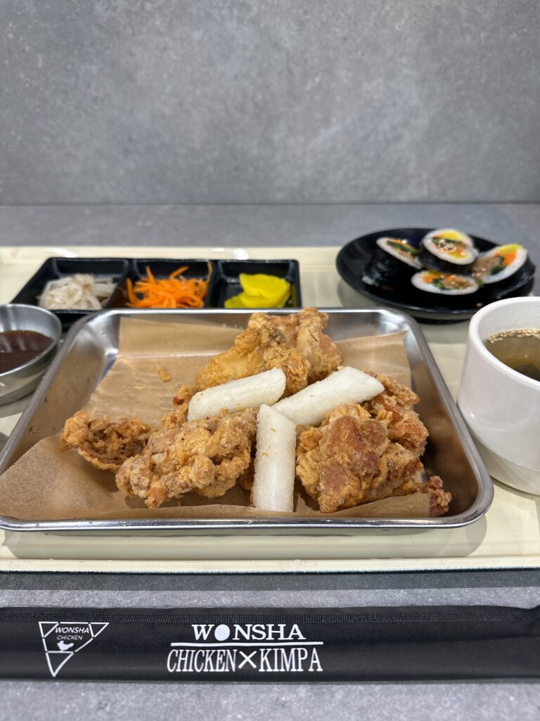 ウォンシャンチキンのランチセットのチキン&チキンとキンパのセットの画像