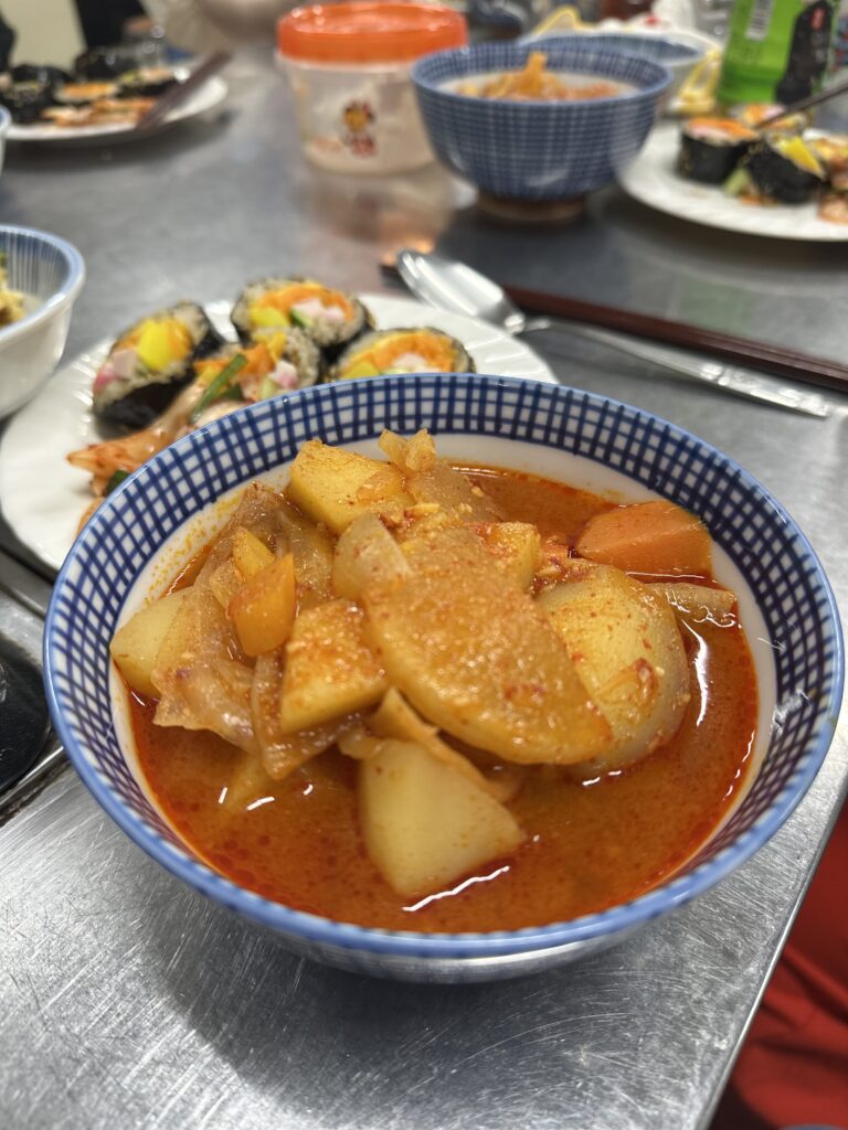 オンマの韓国料理教室で作ったタットリタンの画像
