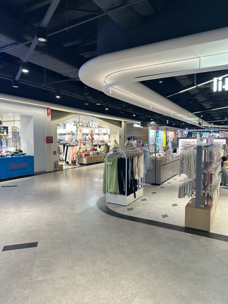 イーマート月渓店の店内の画像