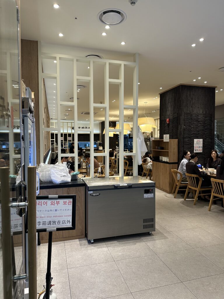 黄生家カルグクスのエプロンの置き場所の画像