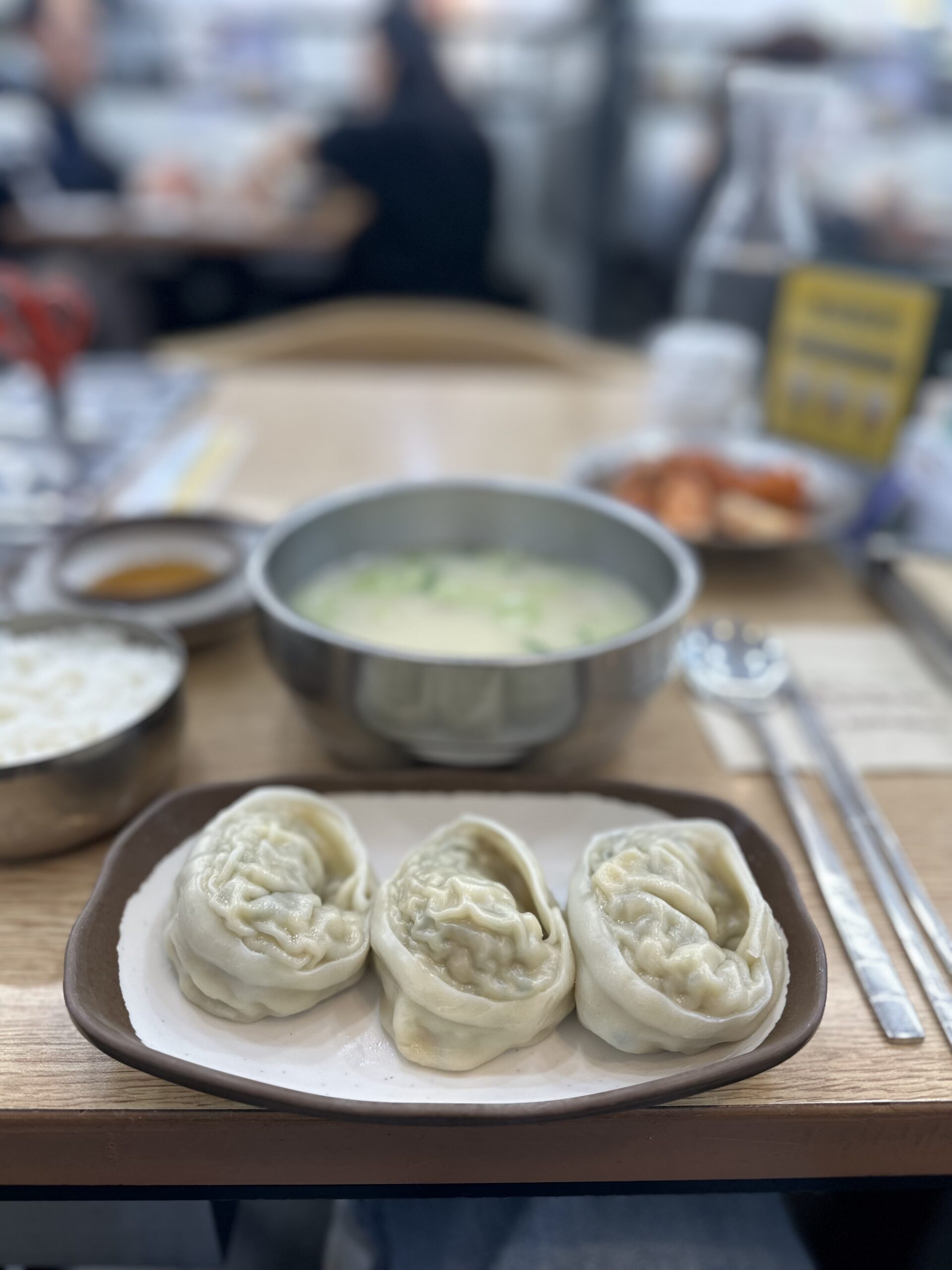 シンソンソルロンタンで食べたソルロンタンとマンドゥ