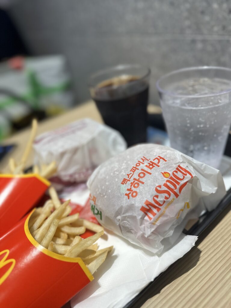 韓国マクドナルドのシャンハイバーガーセットの画像
